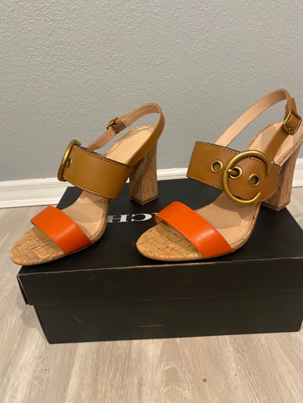 Coach - Picture 2 of 4